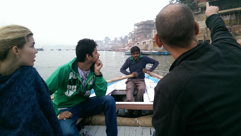 Paradise Inn Guest House Varanasi Esterno foto