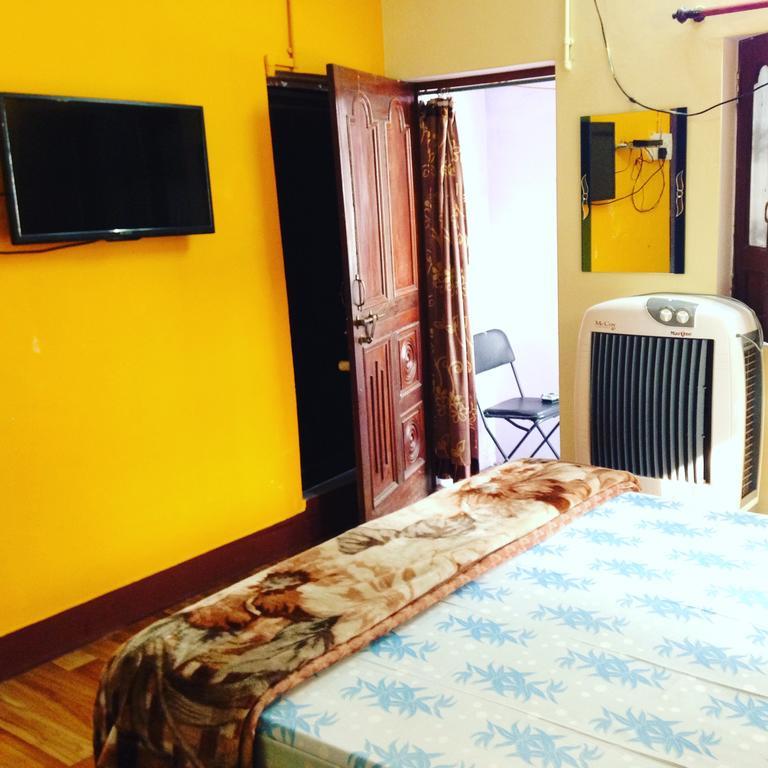 Paradise Inn Guest House Varanasi Esterno foto